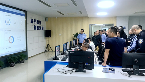 现场操作培训.jpg 现场操作培训.jpg