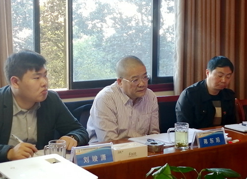 指导交流.jpg 指导交流.jpg