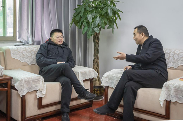 巴中市城投集团党委书记,董事长沈鹏到市保安公司检查疫情防控等工作